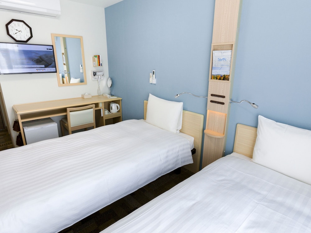 ROOM, TWIN BEDS, SMOKING