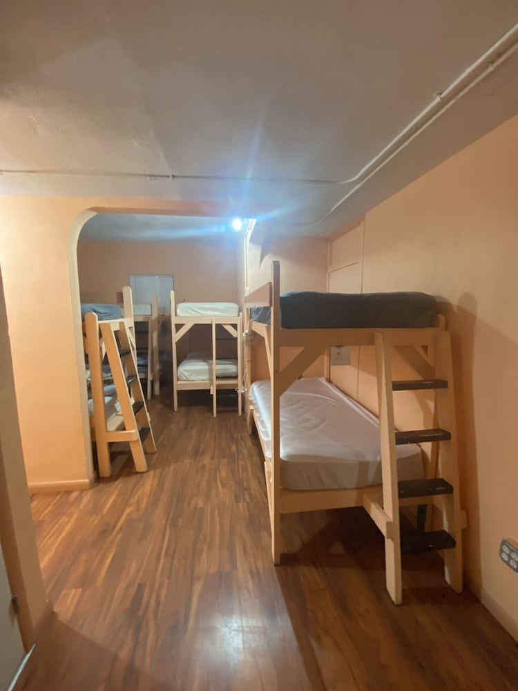 Hoosville Hostel 44/66