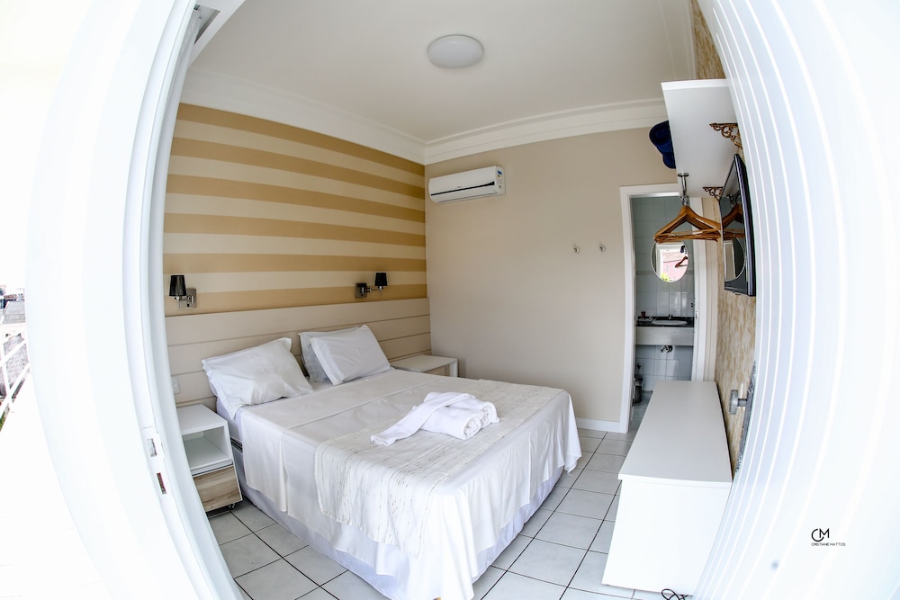 SUPERIOR, DOUBLE OR TWIN BED