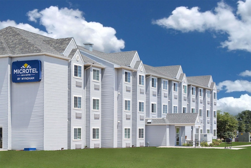 Microtel Inn Suites Ames 1/38