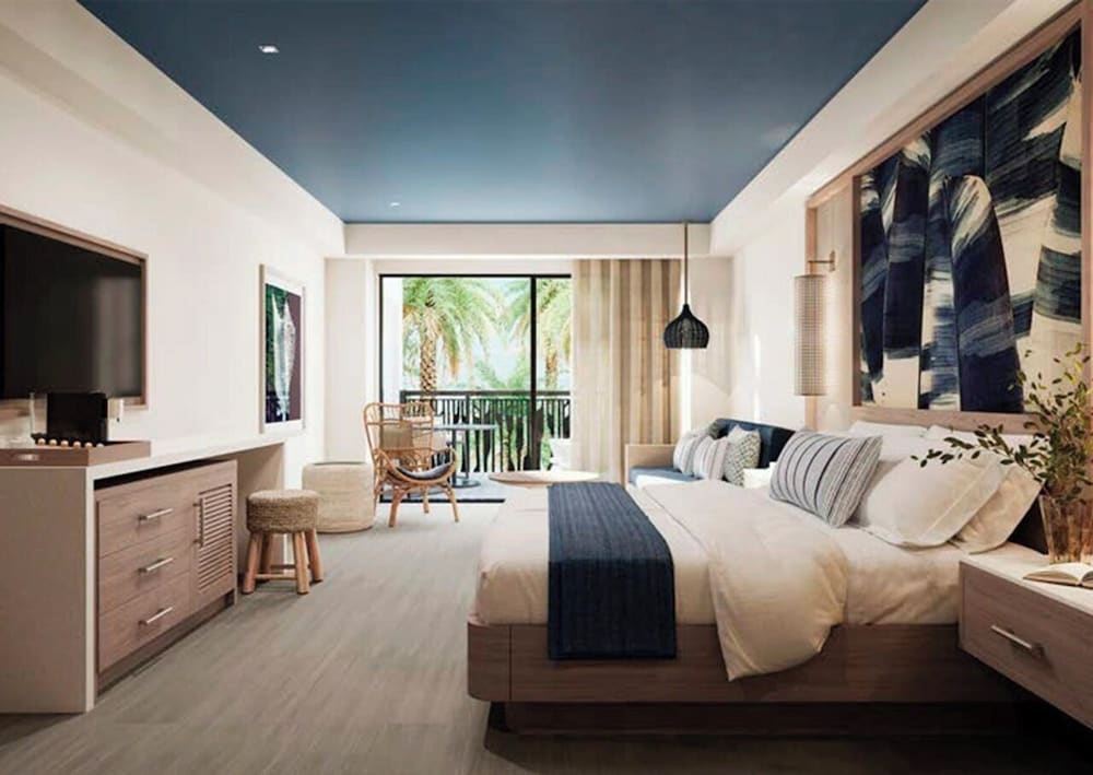 JUNIOR SUITE, FAMILY, KING BED, POOL VIEW