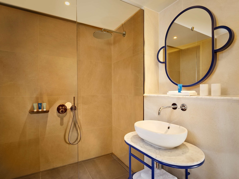 Art otel London Battersea power station powered by Radisson Hotels 48/48
