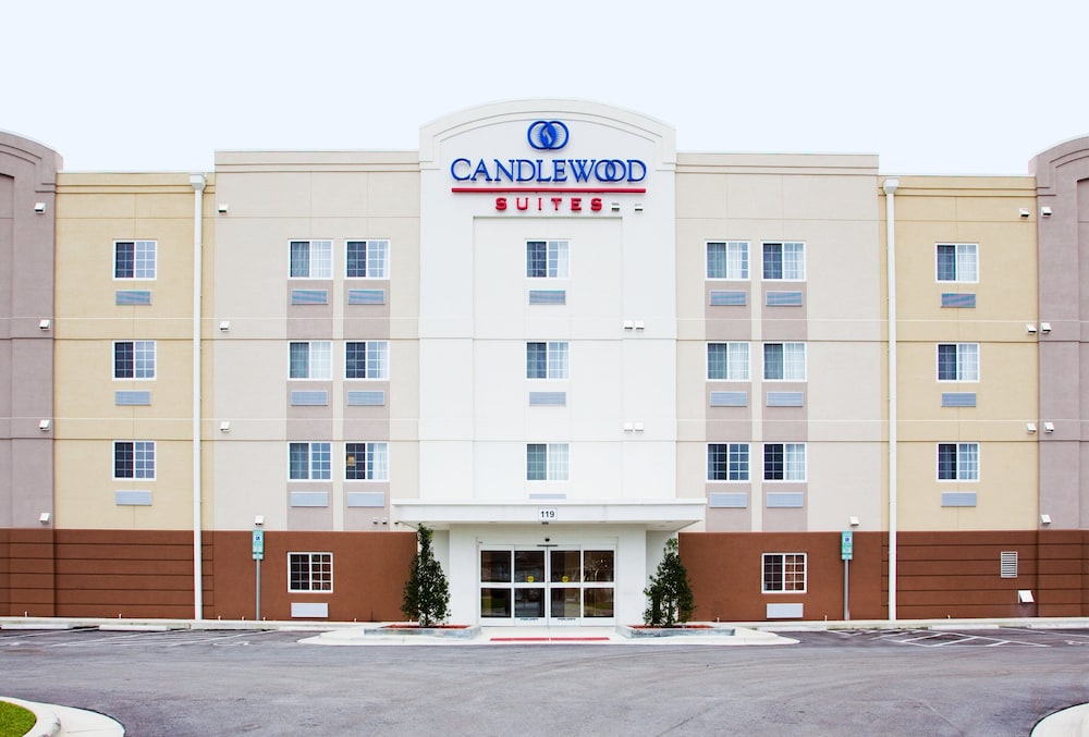 Candlewood Suites Jacksonville 3/72