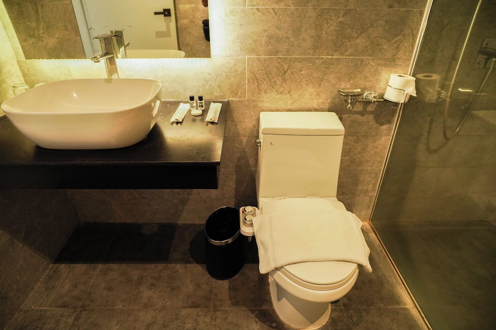 Sunday Hevea Hotel and Resort 55/55