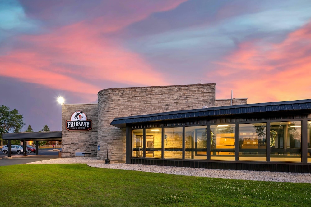 Fairway Inn and Suites Mishicot - Wi 1/50