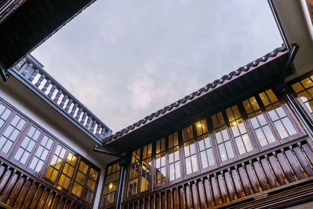 Yi Garden Cultural Hotel Disney Branch 4/50