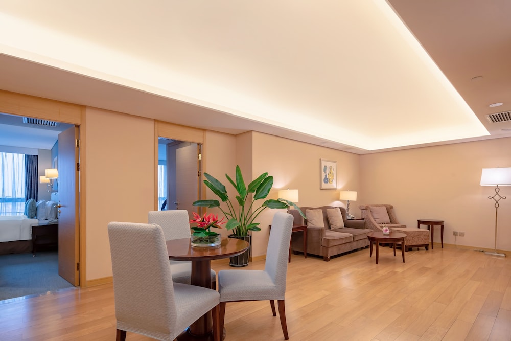 Regal Plaza Hotel Residence 20/35