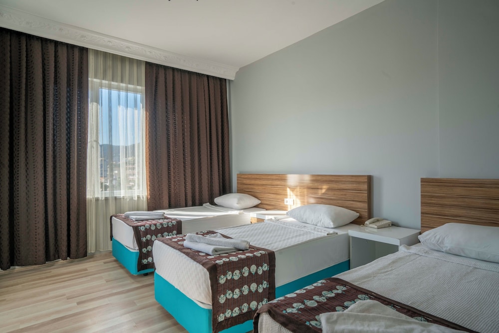 Aslan Corner Hotel 30/61