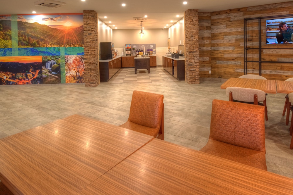 Clarion Pointe Downtown Gatlinburg 28/32