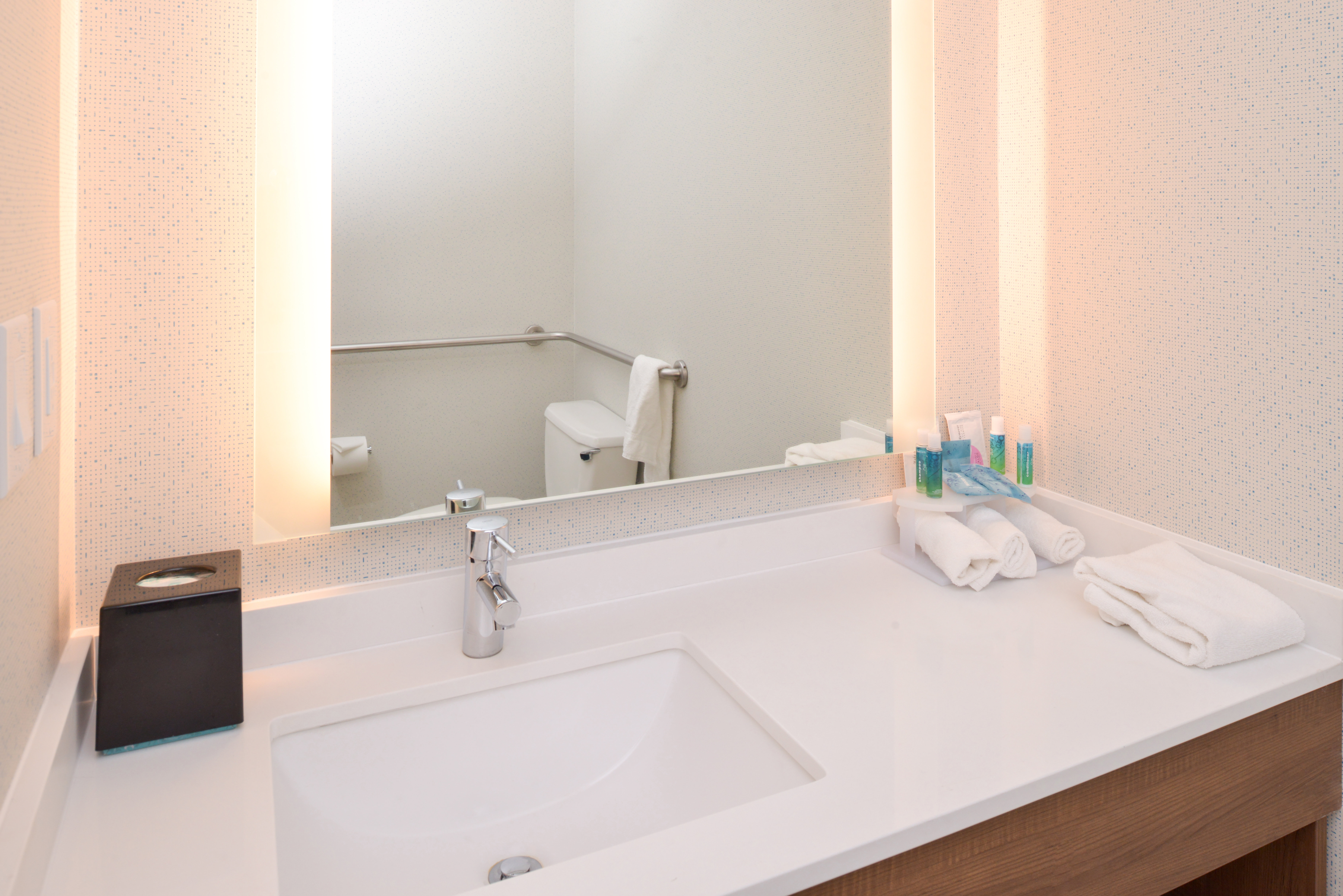 غرفة بسرير كينج، Holiday Inn Express Glenwood Springs Aspen Area, an IHG Hotel 2/2