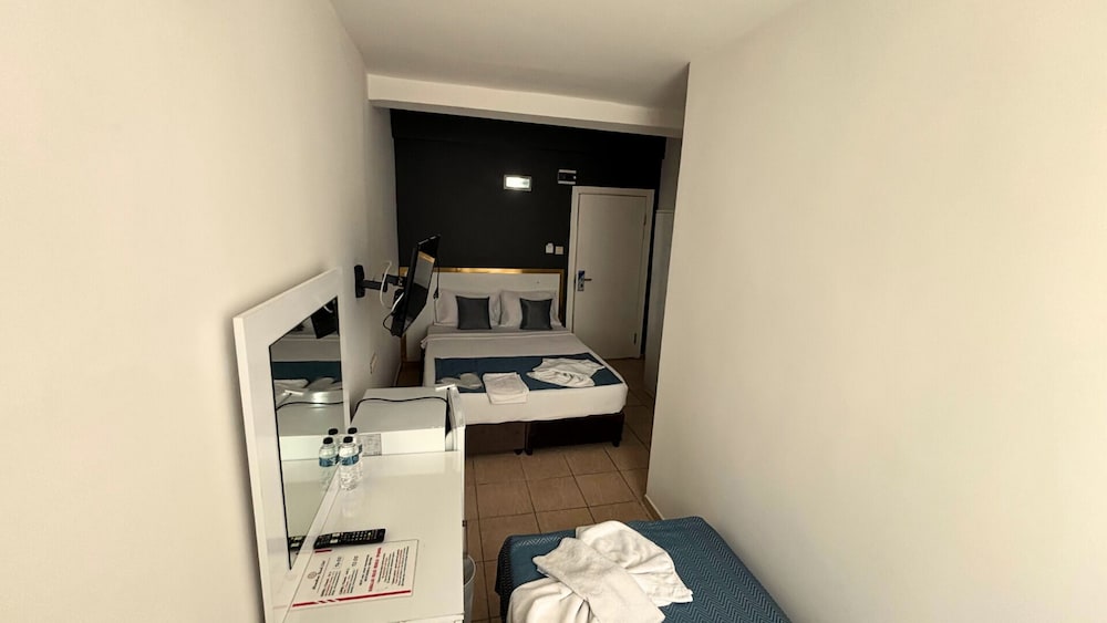 Moonbow Beach Hotel 24/50