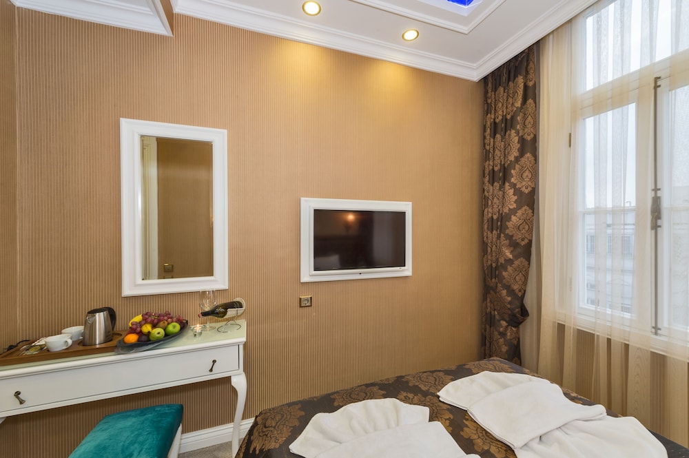 Alpek Hotel 18/67