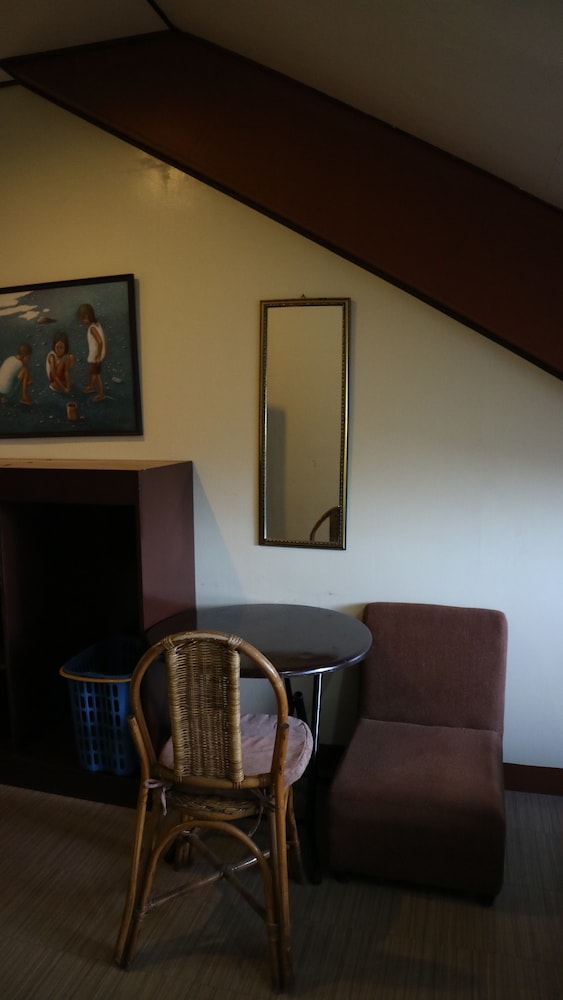 Lolo Oyong Pension House 28/39