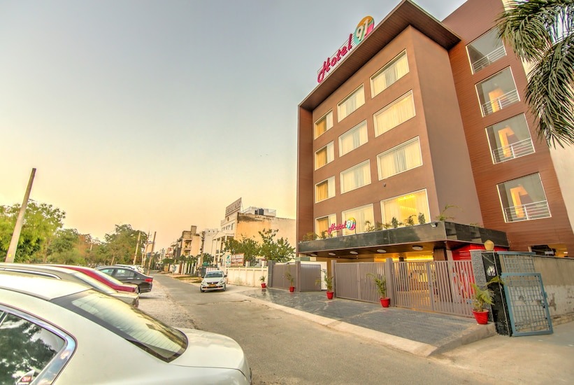 Hotel 91 Huda City Centre 48/50