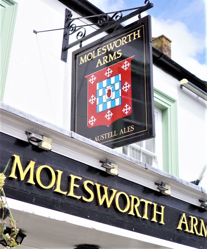 Molesworth Arms Hotel 1/50