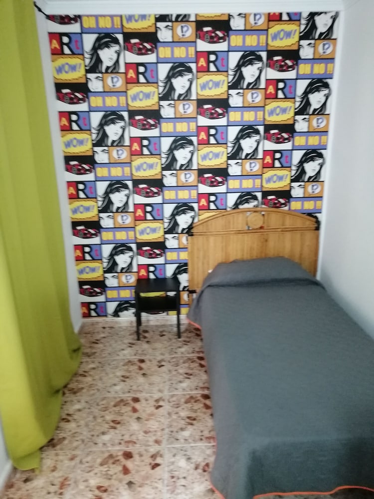 Hostal Alcaravaneras 32/43