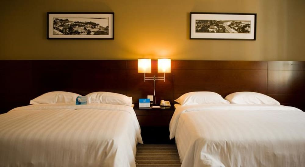 Hotel Sixty3 23/52