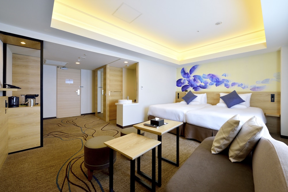 INFINISIS NAHA SHURIJO by Hewitt Resort 59/69
