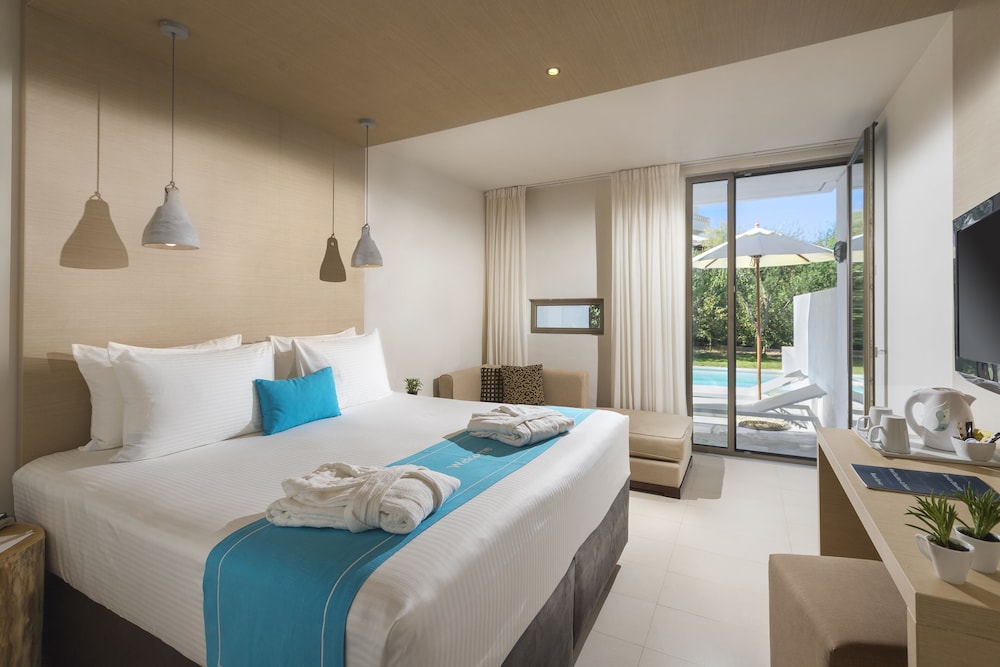 Casual, King Bed, Private Pool