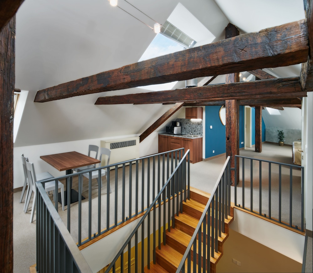 Golden Angel Suites by Adrez Living 5/62