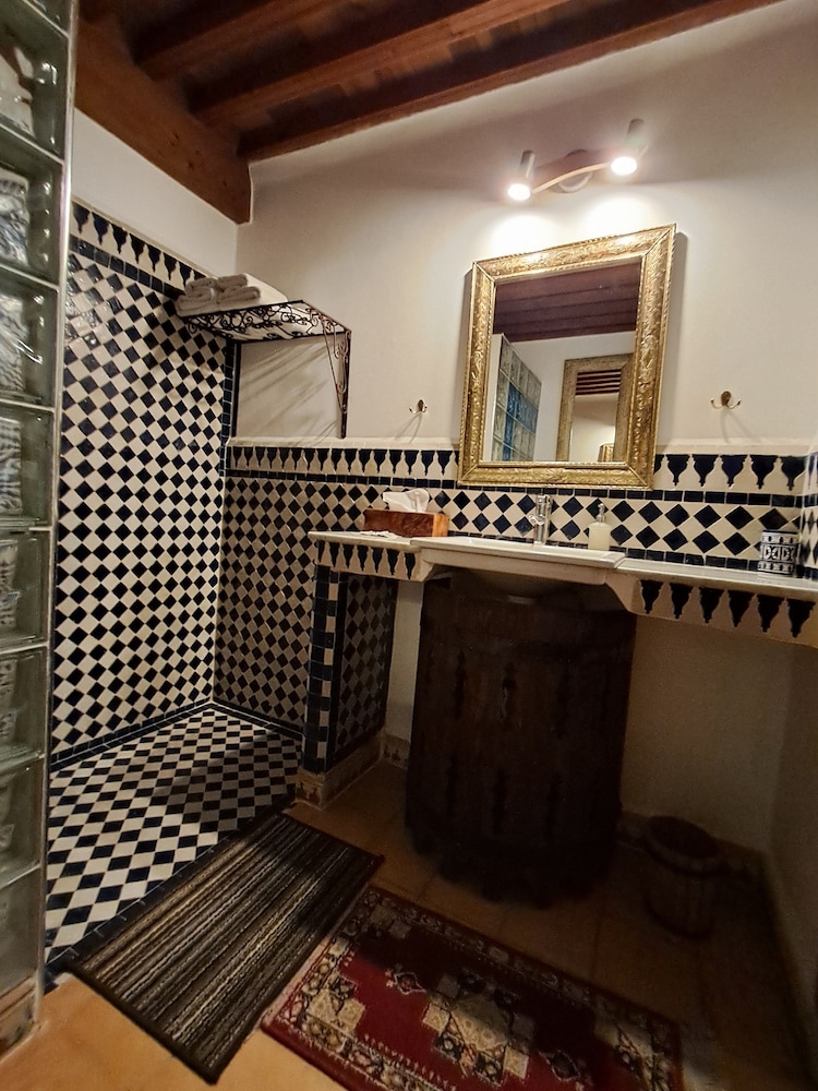 Riad Al Bartal 10/50
