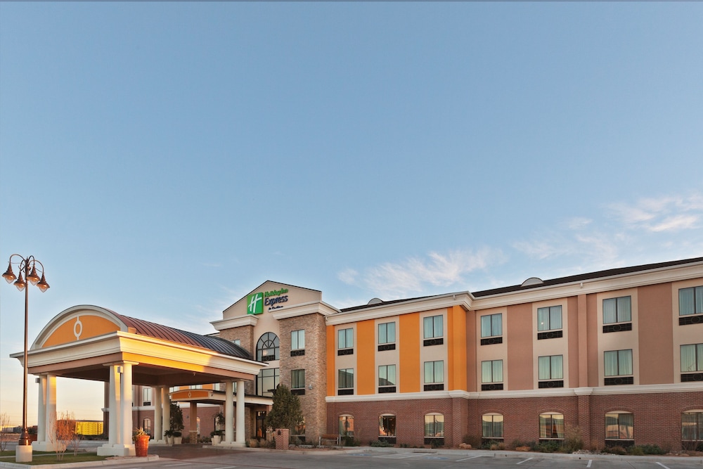 Holiday Inn Express & Suites Lubbock Southwest - Wolfforth 1/50
