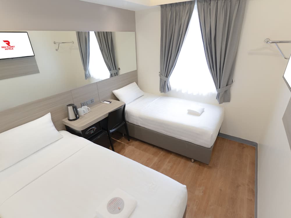 City, Twin Beds