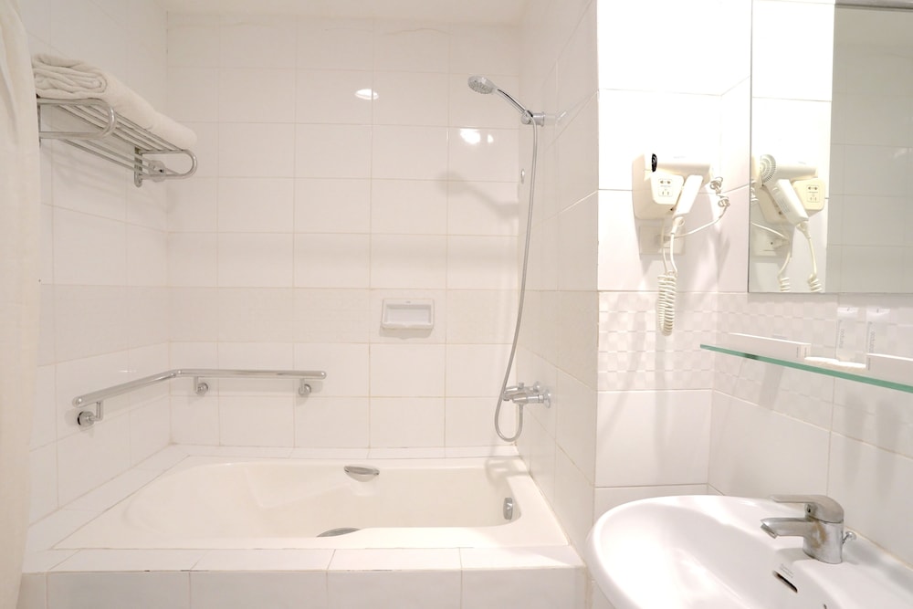 Alpa City Suites 47/50