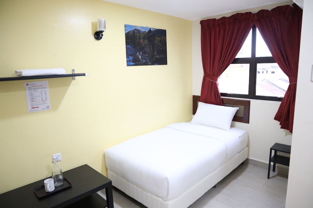Capital O 90897 Island City Hotel 34/50