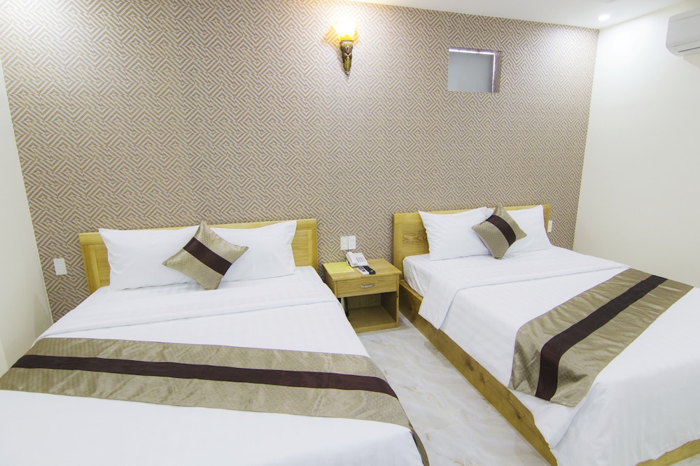 Ngoc Hanh Beach Hotel 15/75