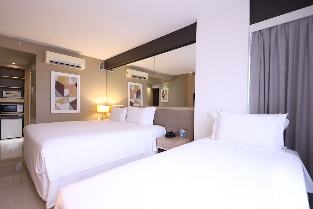 FAMILY, MULTIPLE BEDS