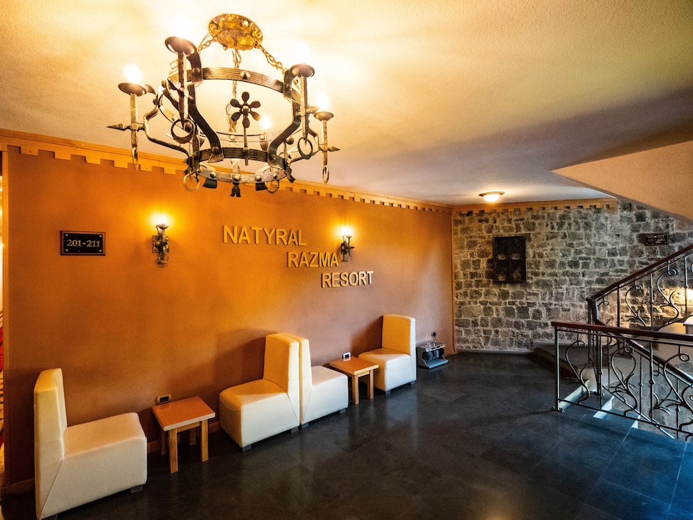 NATYRAL RAZMA RESORT 3/50