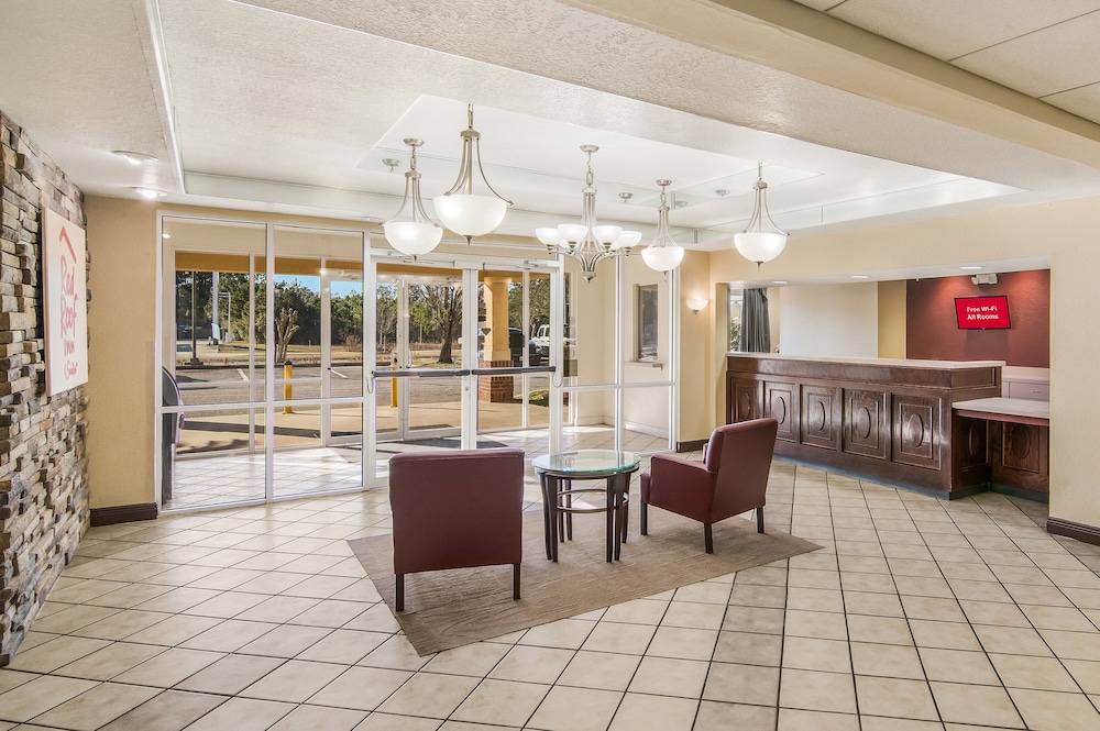Red Roof Inn & Suites Pensacola East - Milton 30/39