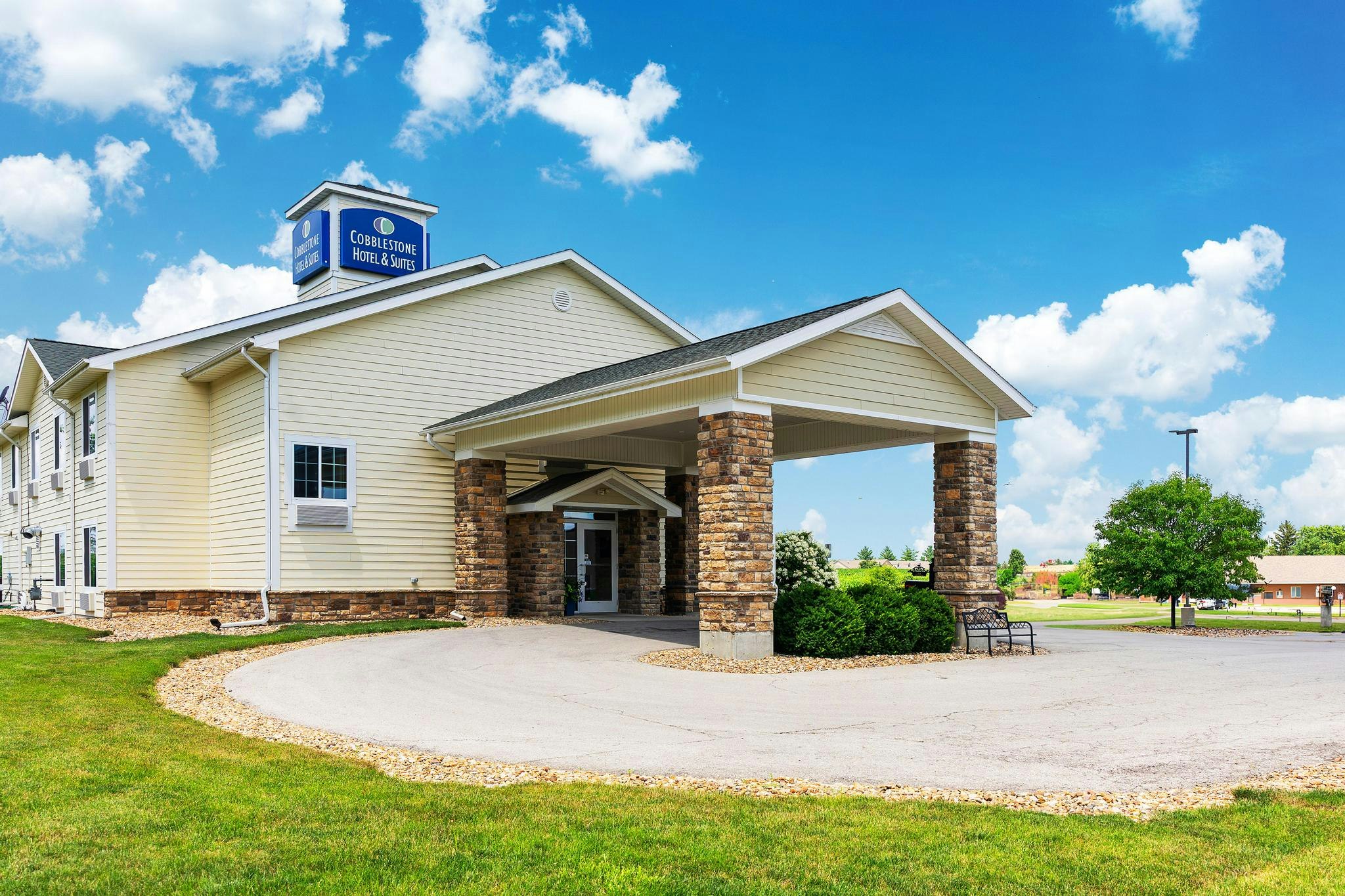 Cobblestone Hotel Knoxville 51/56