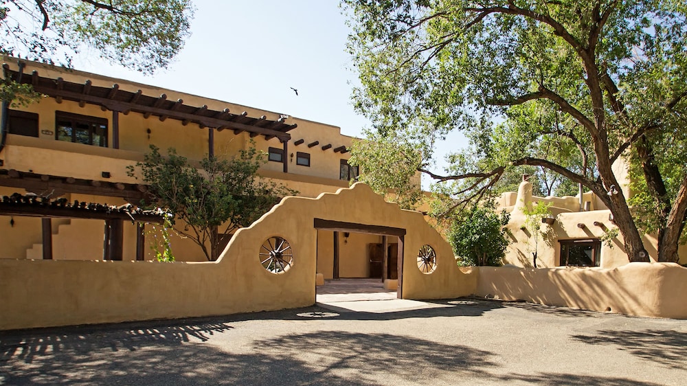 Sagebrush Inn Suites 1/81
