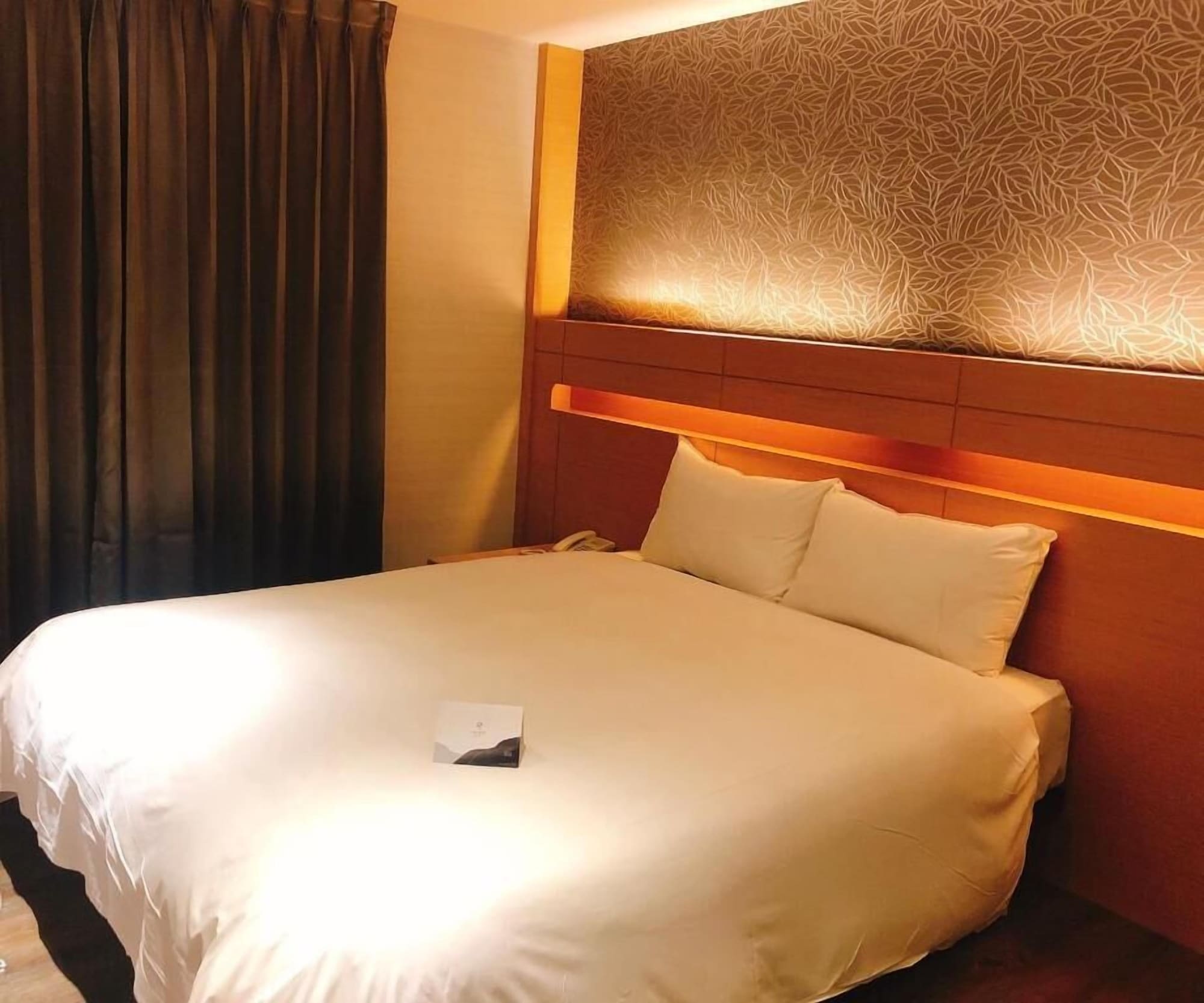 FAMILY, DOUBLE BED
