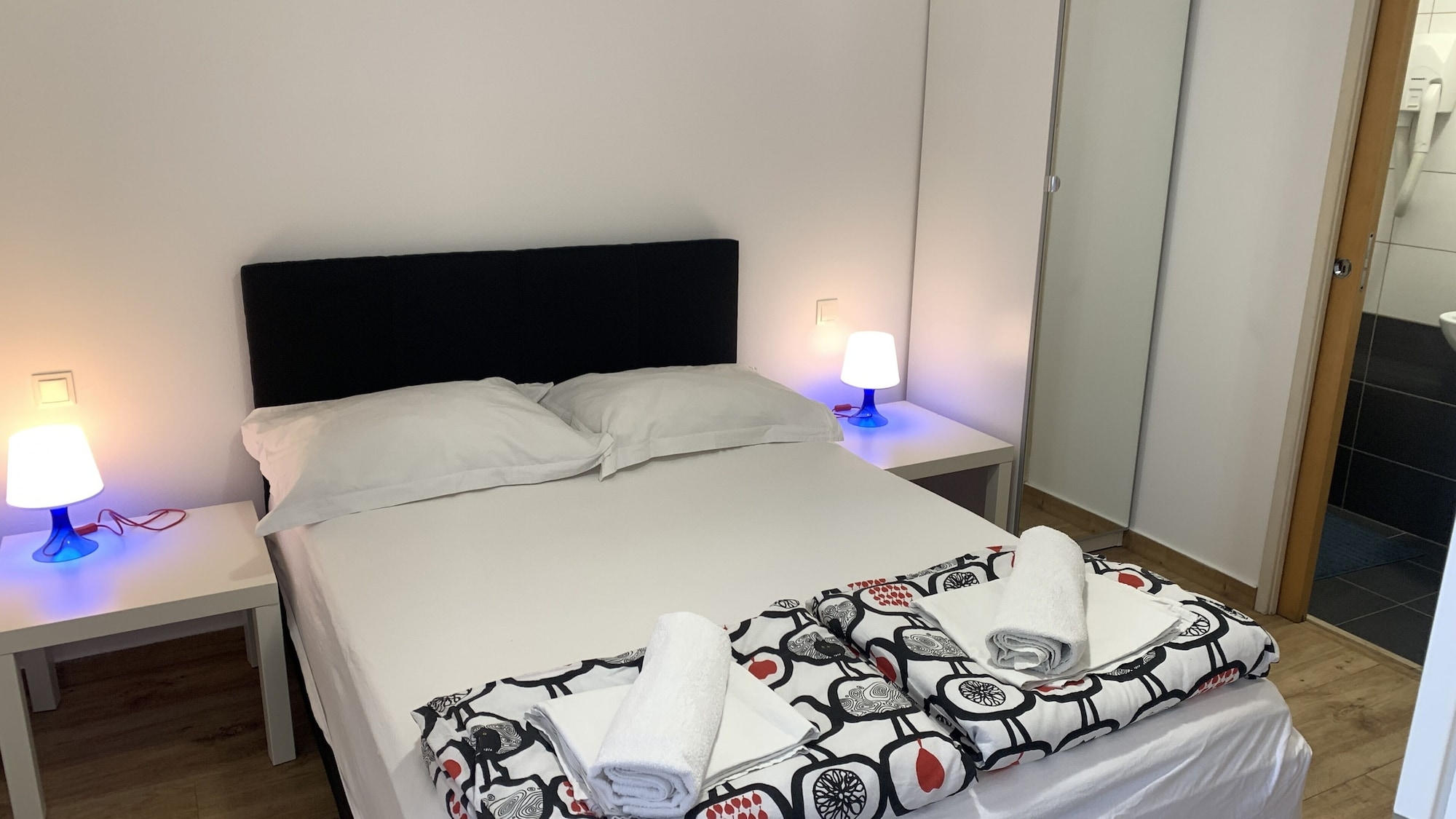 BASIC, DOUBLE BED