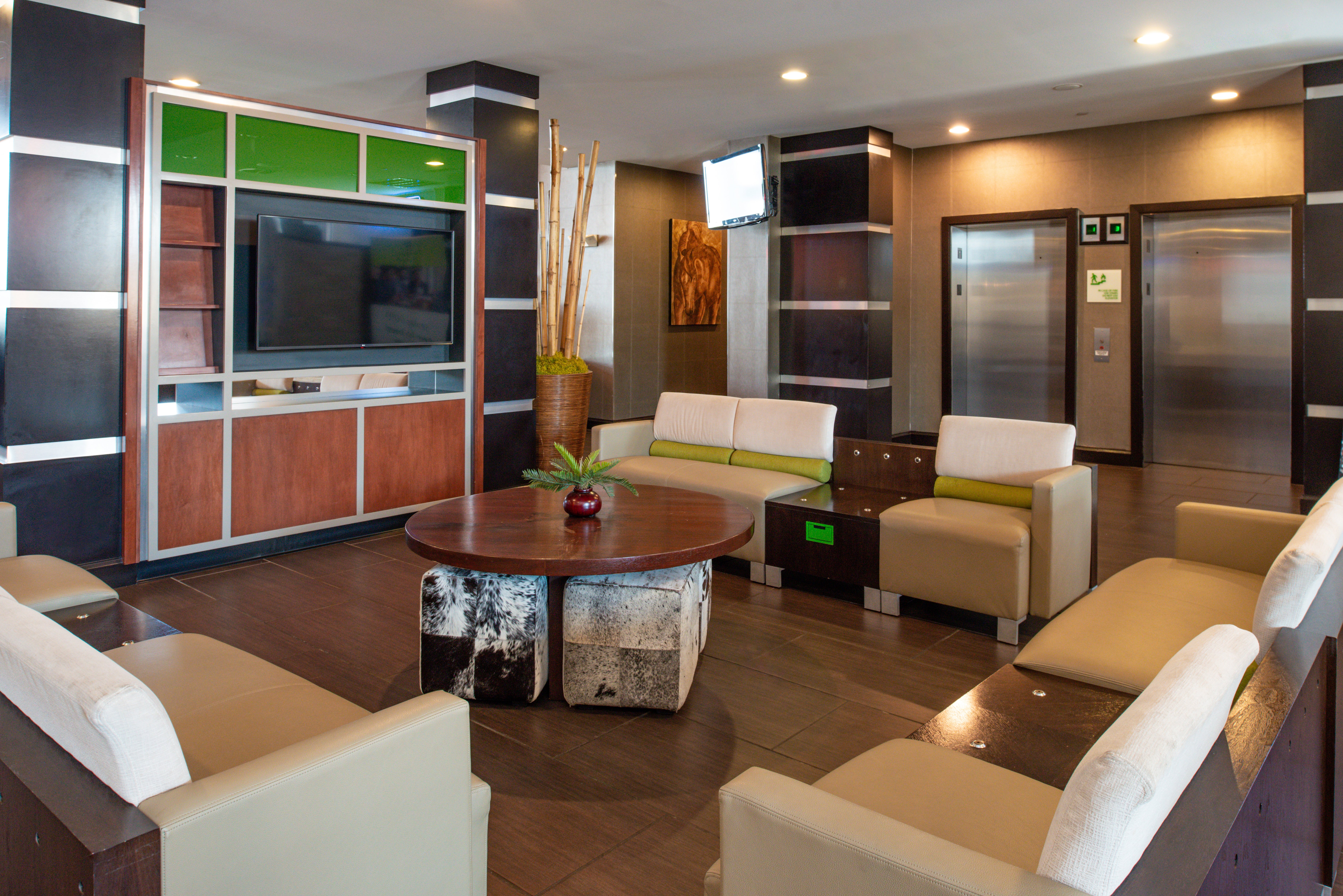 Holiday Inn Amarillo West Medical Center 13/24