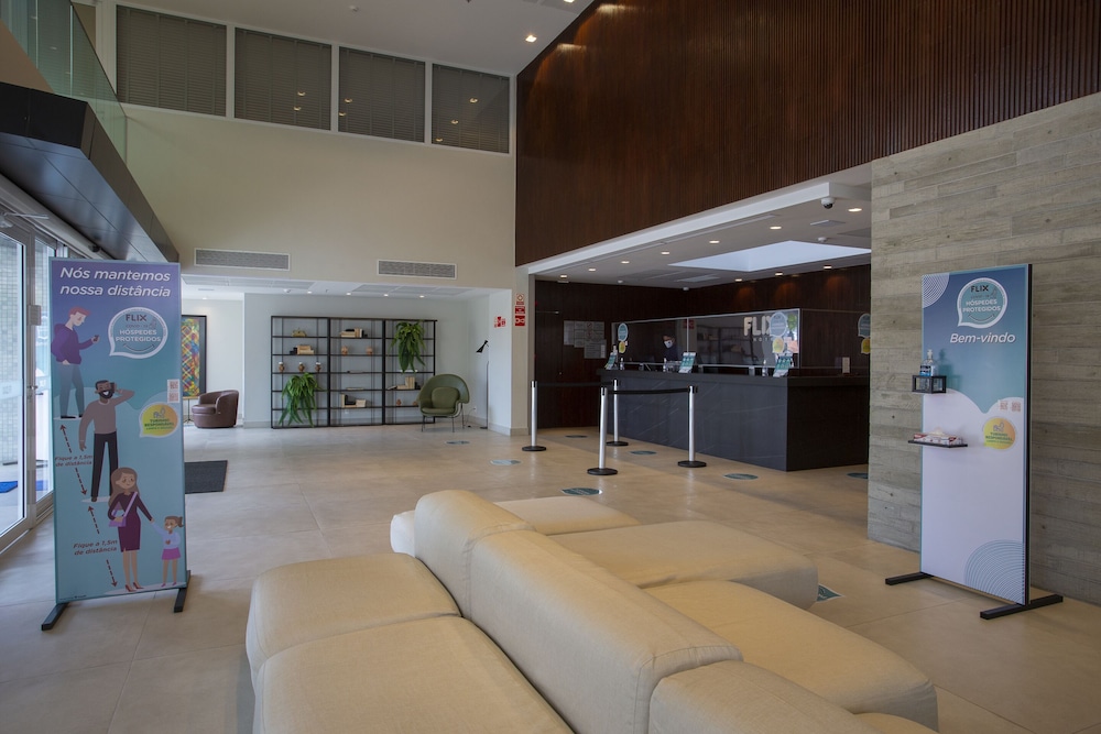 Flix Hotel 4/22
