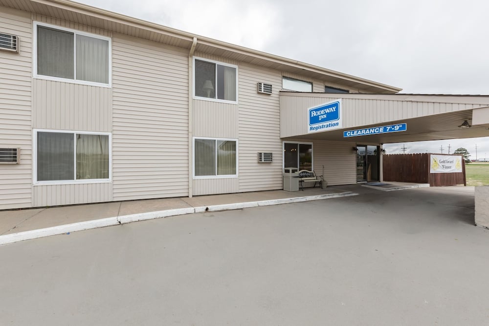 Super 8 by Wyndham Grand Island South 14/37
