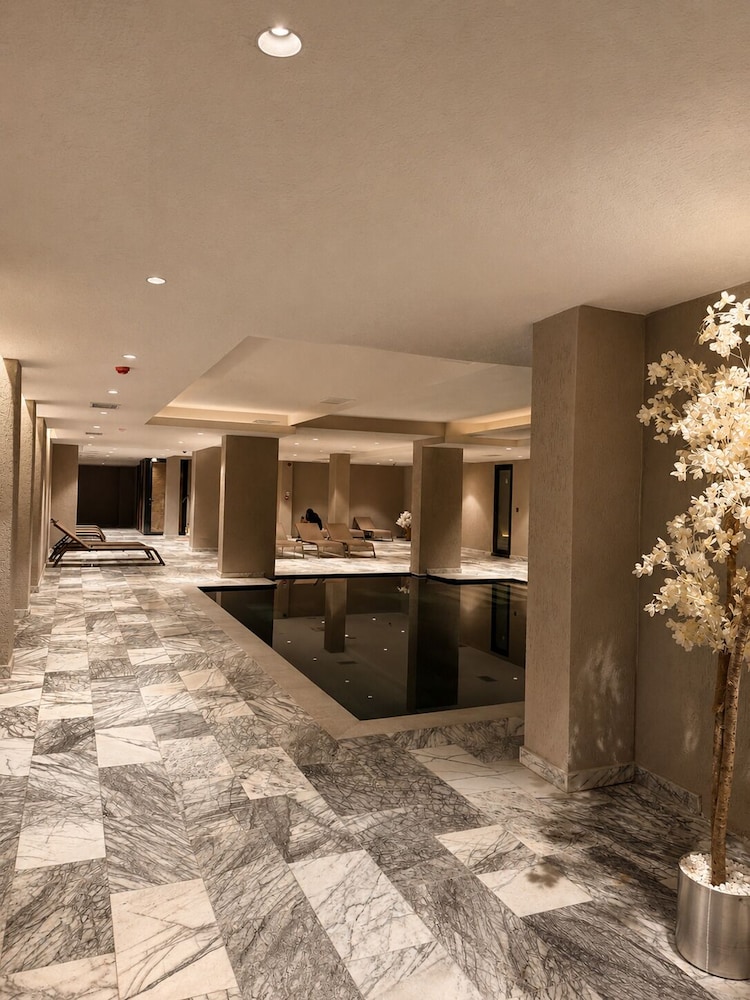 Highlight Hotel 3/50
