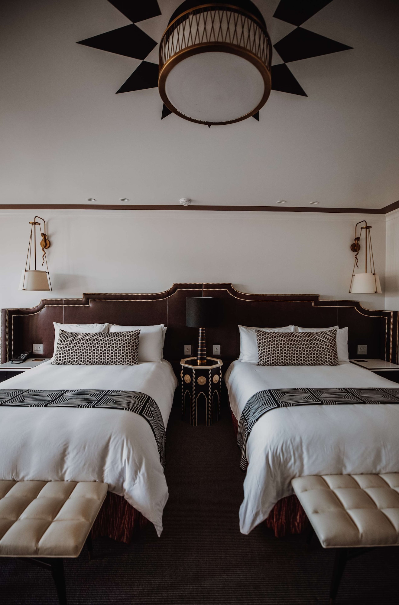ALMERIA, 2 QUEEN BEDS