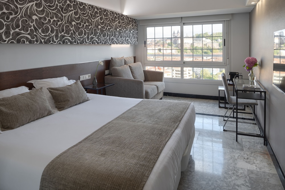 Hotel Avenida 28/62