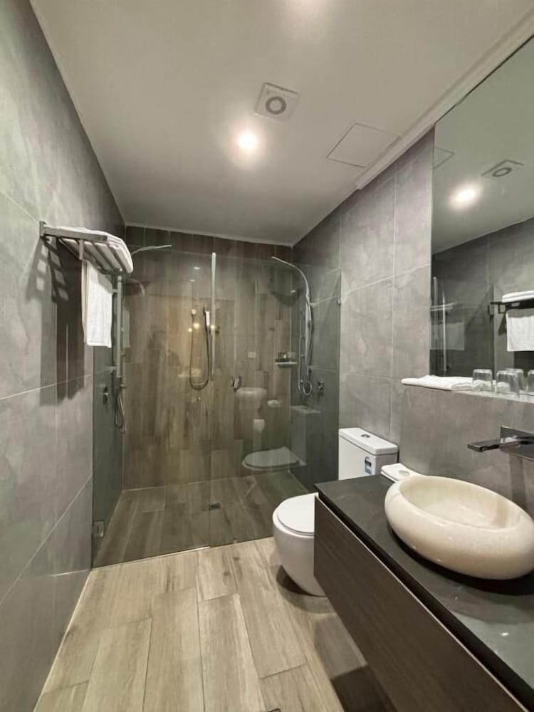Sydney RiseOn Hotel 56/56