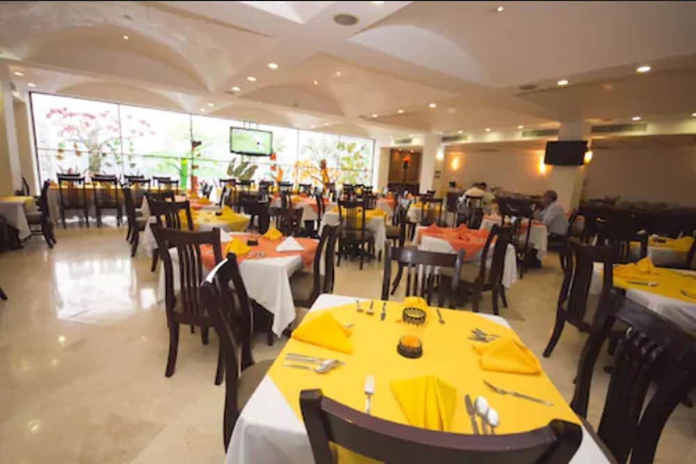 Hotel Poza Rica Inn 18/26