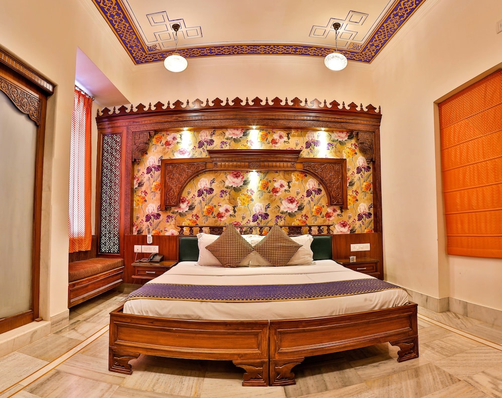 Hotel Pearl Palace 12/62