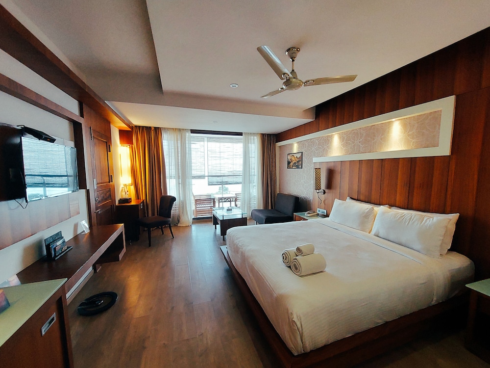 Amber Dale Luxury Hotel and Spa, Munnar (ex PLUM JUDY - THE LEISURE HOTEL) 13/50