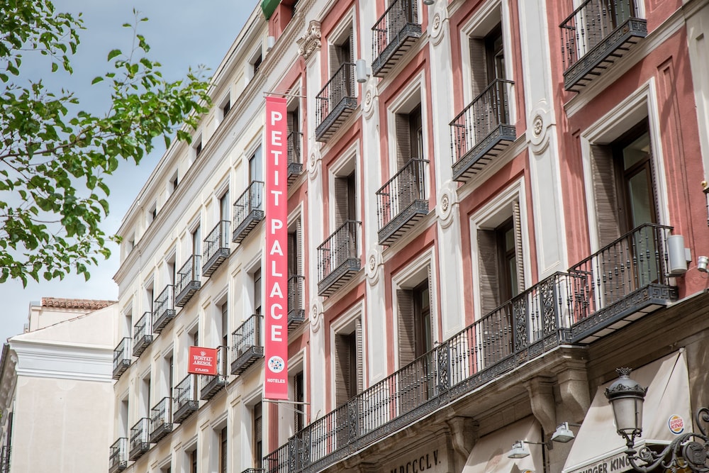 PETIT PALACE PUERTA DEL SOL 4/66