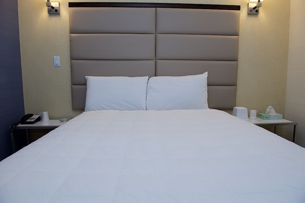 7 Days Hotel Bronx 18/61