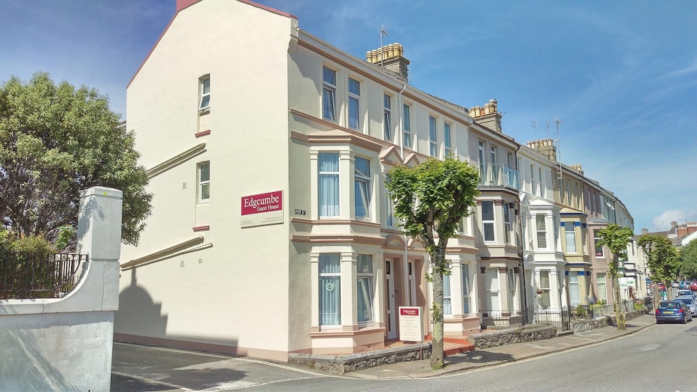 Edgcumbe Guest House 24/32